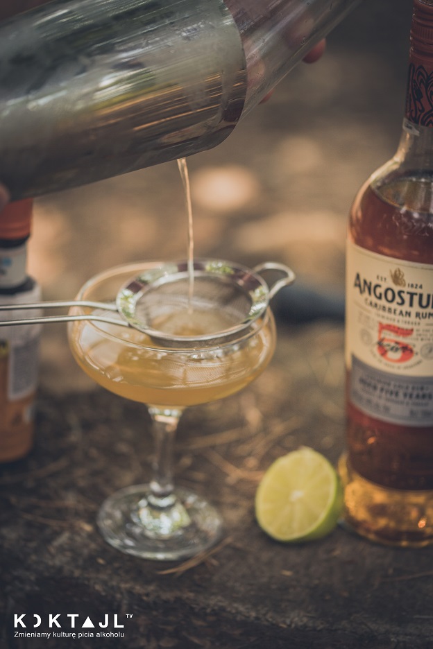 angostura-rum-drink